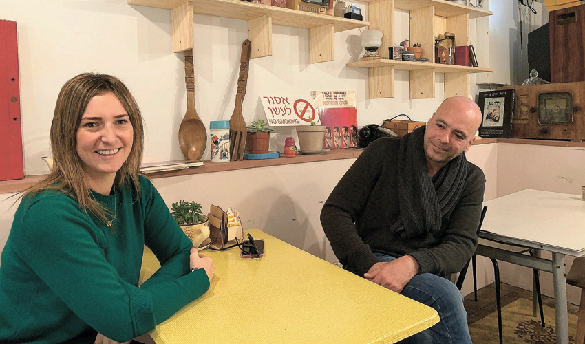 נועה צלר ושי חמצני. קפה דיומא | צילום: חגית הורנשטיין