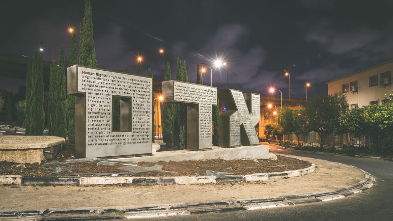 הזכות שבחובה והחובה שבזכות. הרהורים ליום זכויות האדם