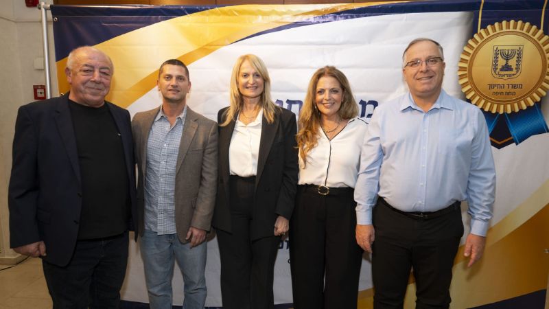 סיגל כהן עם ראשי הערים | צילום: עומר ירדני, לע