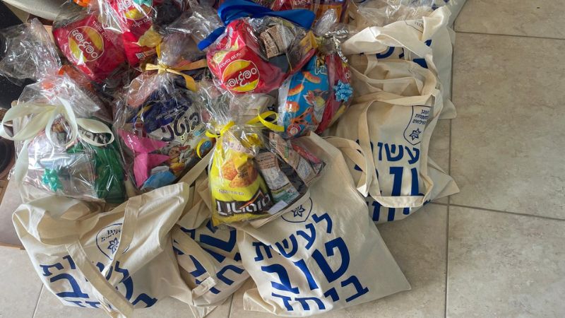 מרגש: תלמידי בית בירם מאירים את החג למשפחות המילואים בחיפה