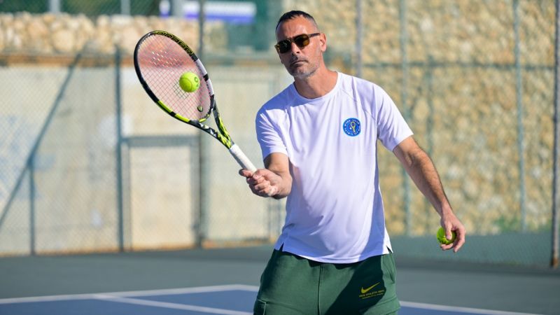 כבוד חיפאי: ערן דנק מונה למאמן נבחרת הנשים של ישראל בטניס