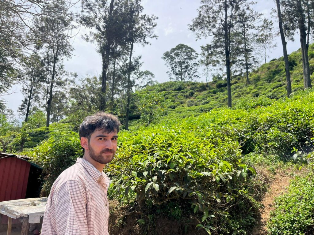 איתמר כהן גדול, הבר השיתופי בקרית אליעזר | צילום: אלבום פרטי