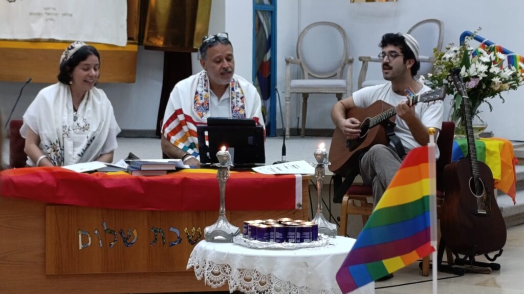 הרבה נעמה דפני בקבלת שבת גאווה בבית הכנסת אור חדש | צילום: קהילת אור חדש