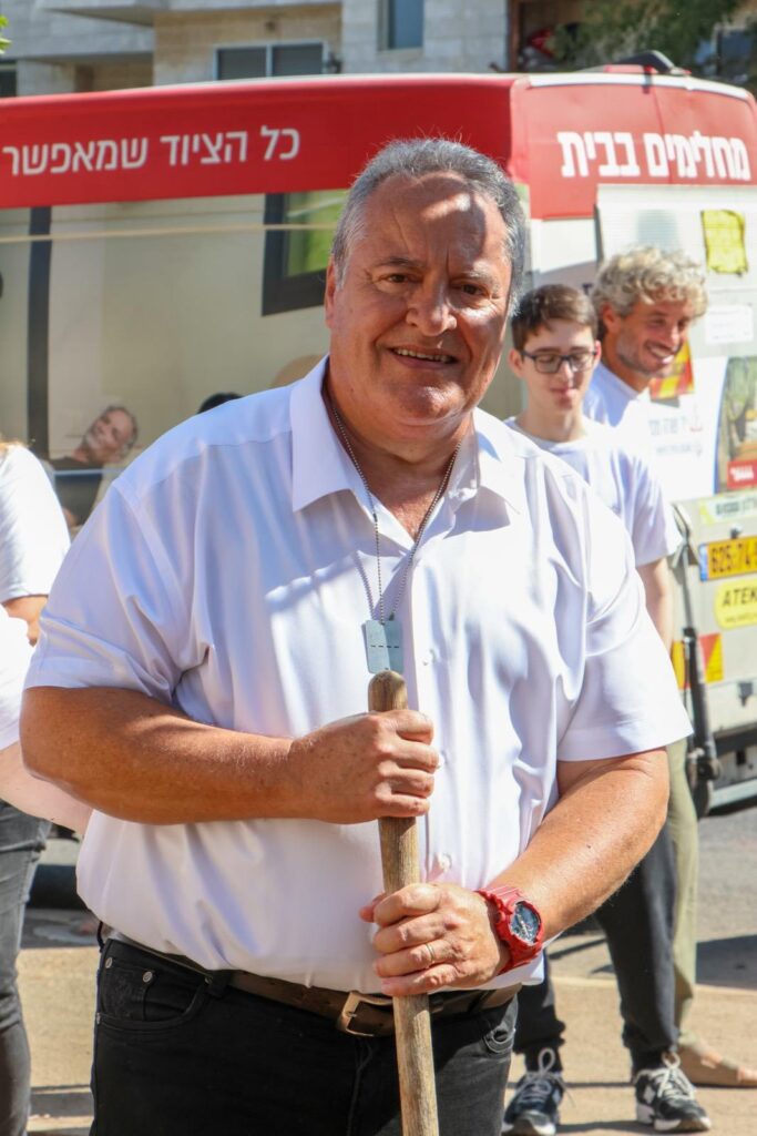 אבי זיגלר ז