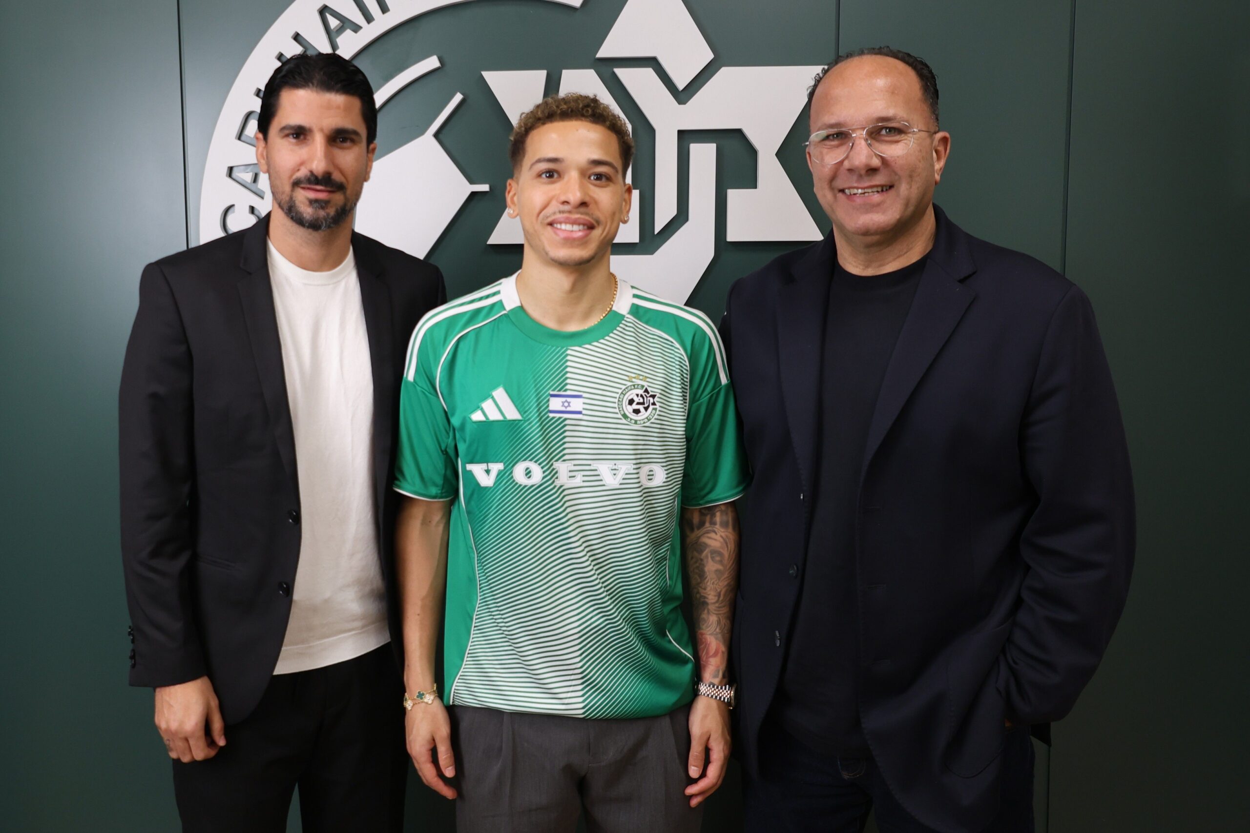 ״בואו נחזיק אצבעות שליאור פגע פה מאה ממאה ויש פה חתיכת שחקן״