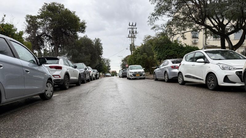 איך הפך הרחוב השקט והיפה מאחורי מרכז זיו לחניון לסטודנטים?