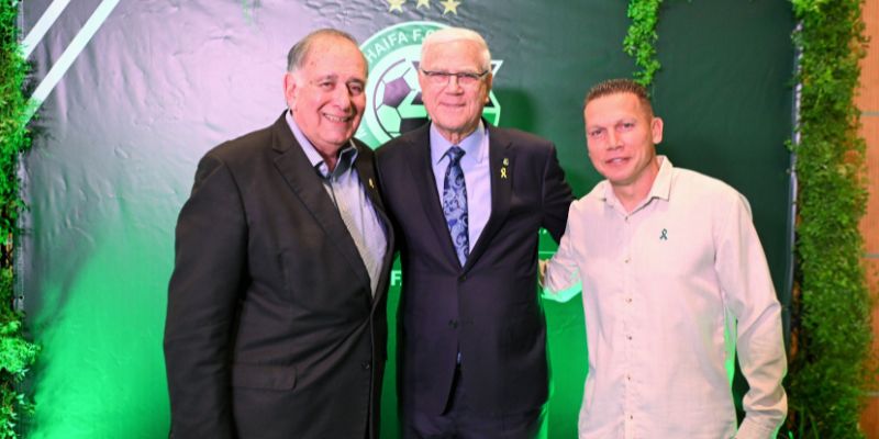 יעקב שחר הודיע: ברק בכר ימשיך כמאמן הראשי של מכבי עונה נוספת