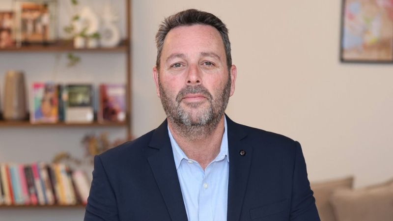 יומיים לבחירות בעכו: תמיכה פוליטית נרחבת באוהד שגב