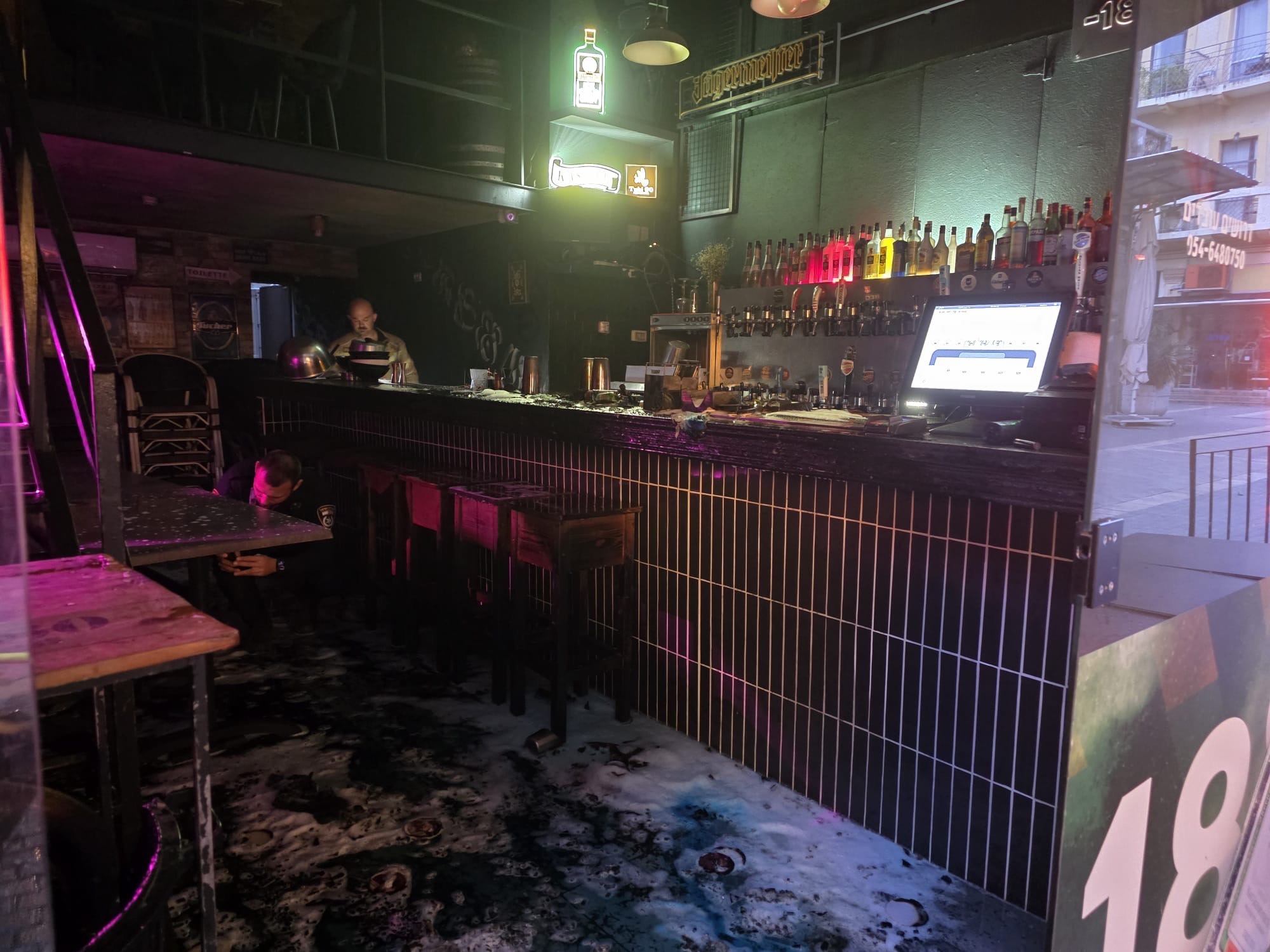 הלילה בעיר התחתית: נזק לפאב שנשרף ברחוב דוברין