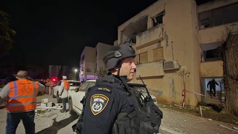 צפו: הרס רב לבניין בנשר לאחר נפילת פריטי אמל״ח. בחיפה נגרם נזק קל