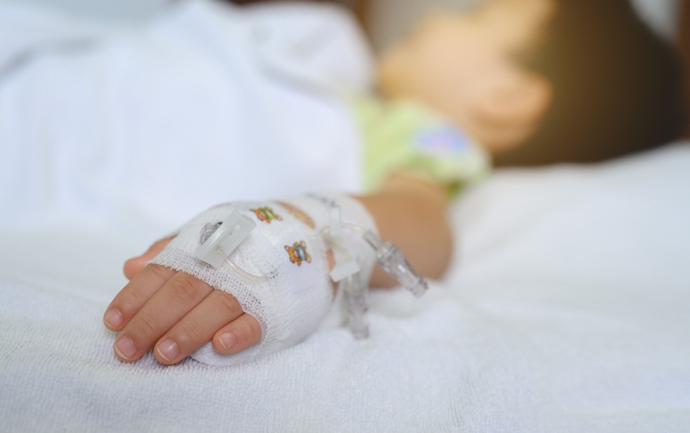 תינוק אושפז עם דימום פנימי בראש, הוריו נעצרו בחשד להתעללות