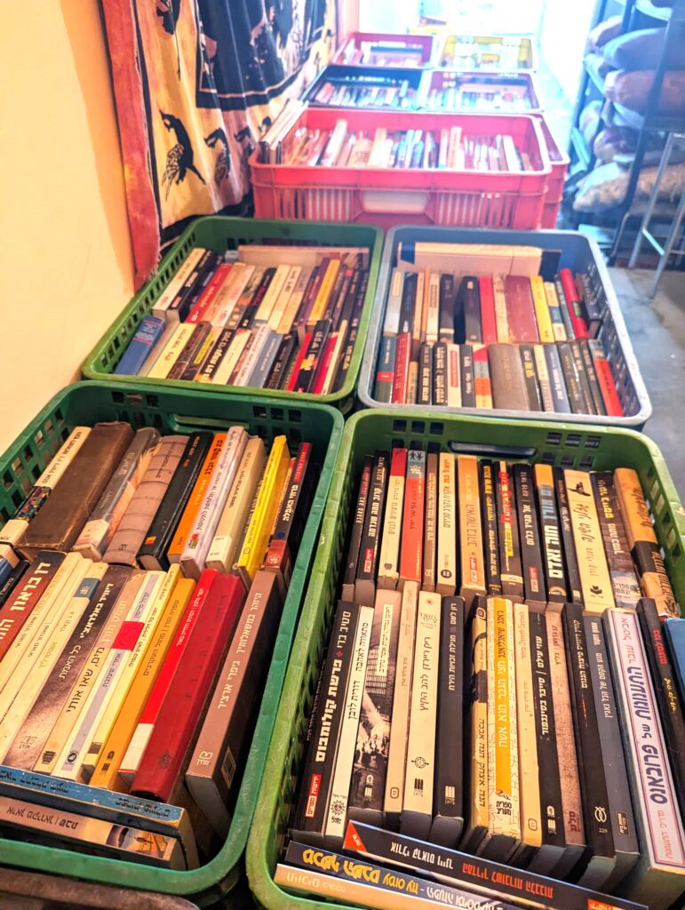 ספרי יד שנייה בחינם | צילום: אייל לבקוביץ'