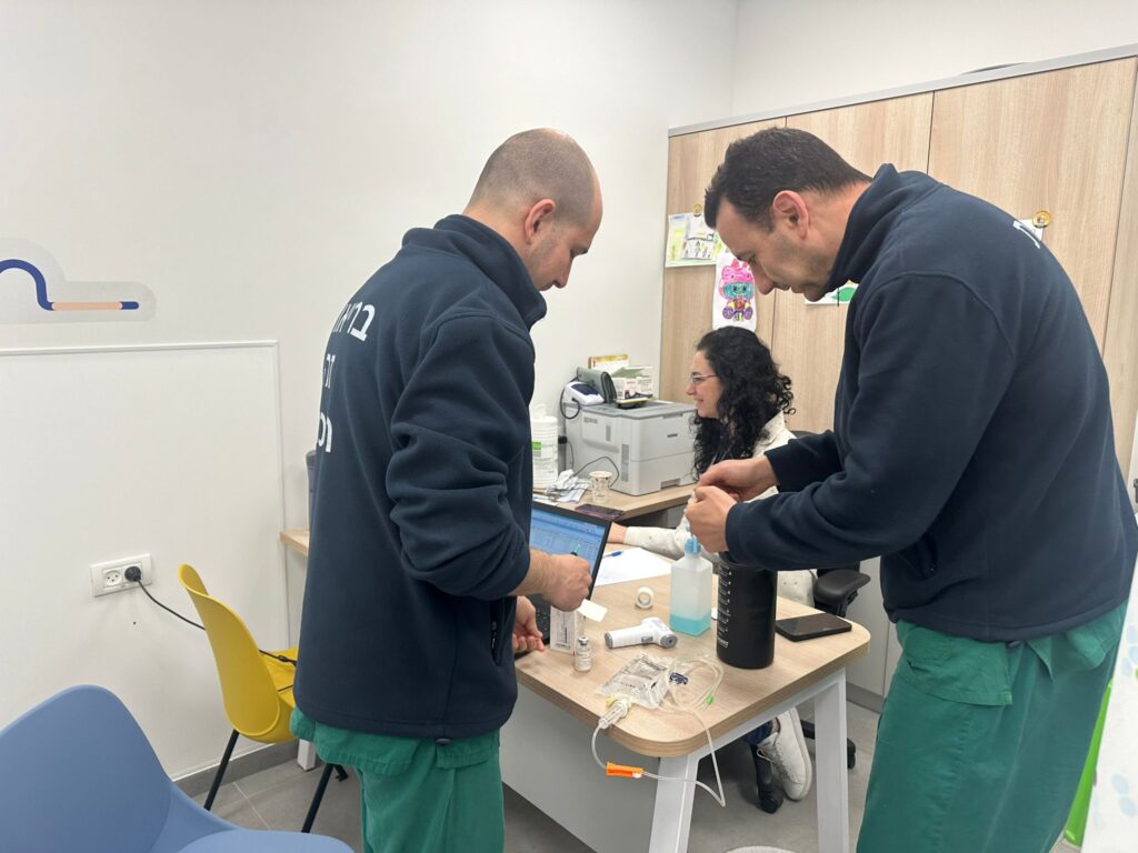 צוות רפואי מכבי במרחבים המוגנים | צילום: מכבי
