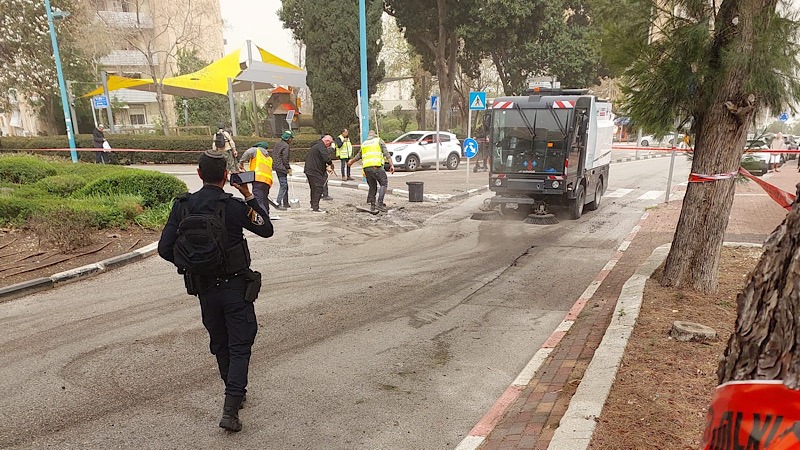 תוצאות שיגור הטיל מאיראן: נפילת שברי יירוט בכיכר מרכזית בנוה שאנן ובקרית אתא