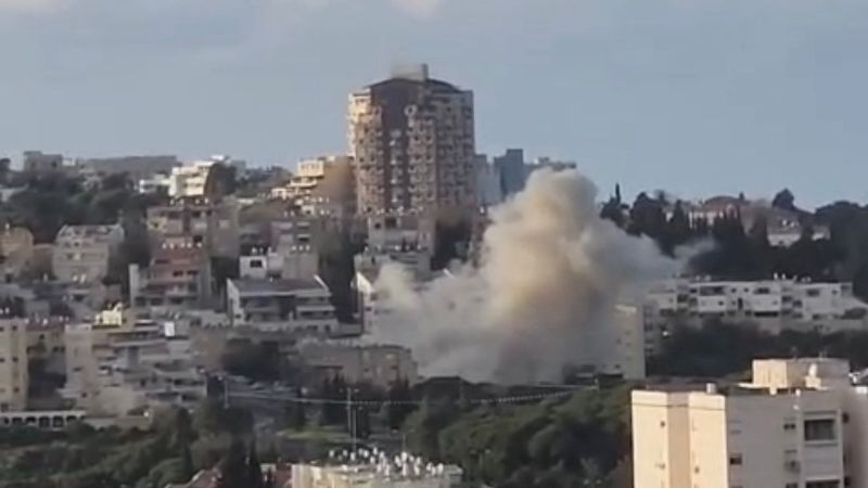 זירת הנפילה במרכז הכרמל: מספר פצועים במקום, חשש ללכודים