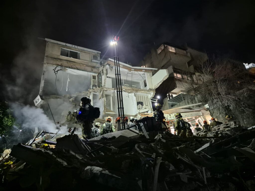 זירת הנפילה במרכז הכרמל | צילום: ראובן כהן, דוברות עיריית חיפה