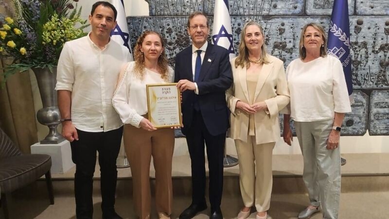 אור איתן שבוקע מכרמל