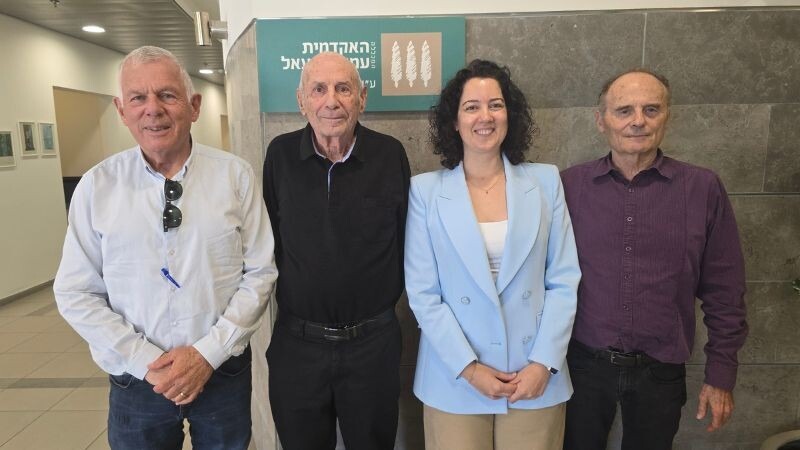 שוברים מסך – ובונים עתיד